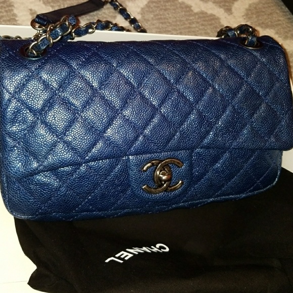 AUTHENTIC Chanel Irridescent Caviar - Picture 2 of 10